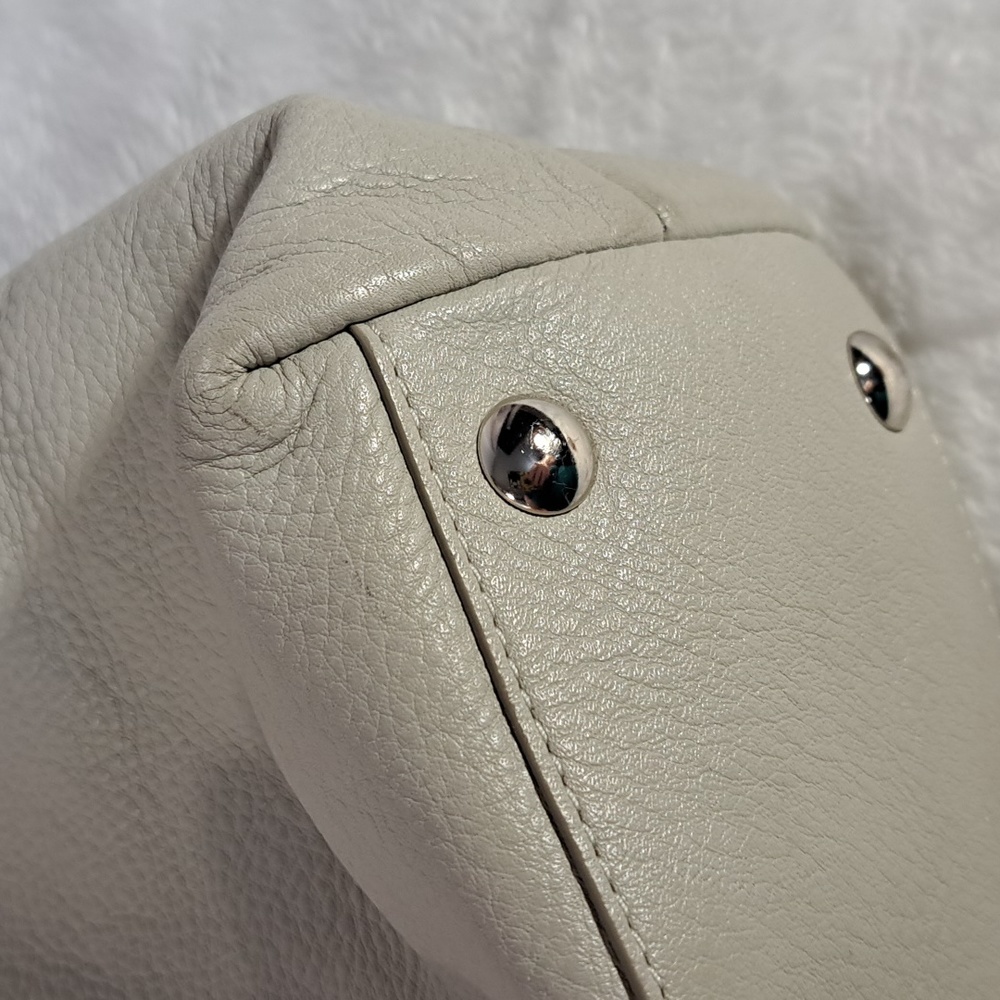 Coach Outstanding Condition - image 7